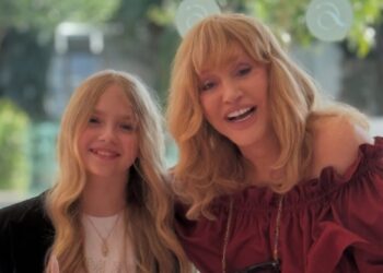 უზარმაზარი და მდიდრული სახლია, მილიონები ღირს – ნახეთ როგორი სახლი აქვს 76 წლის ალა პუგაჩოვას, სადაც ოჯახთან ერთად დიდ დროს ატარებს