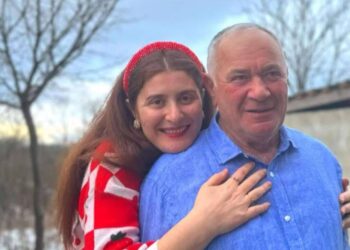 „ჩემი და მამას ფოტო დადეს, ზუსტად ვიცი ჩემი დები იზამდნენ ამას” – რა ემოციურ პოსტს აქვეყნებს ცისნამი საყვარლიშვილი ?