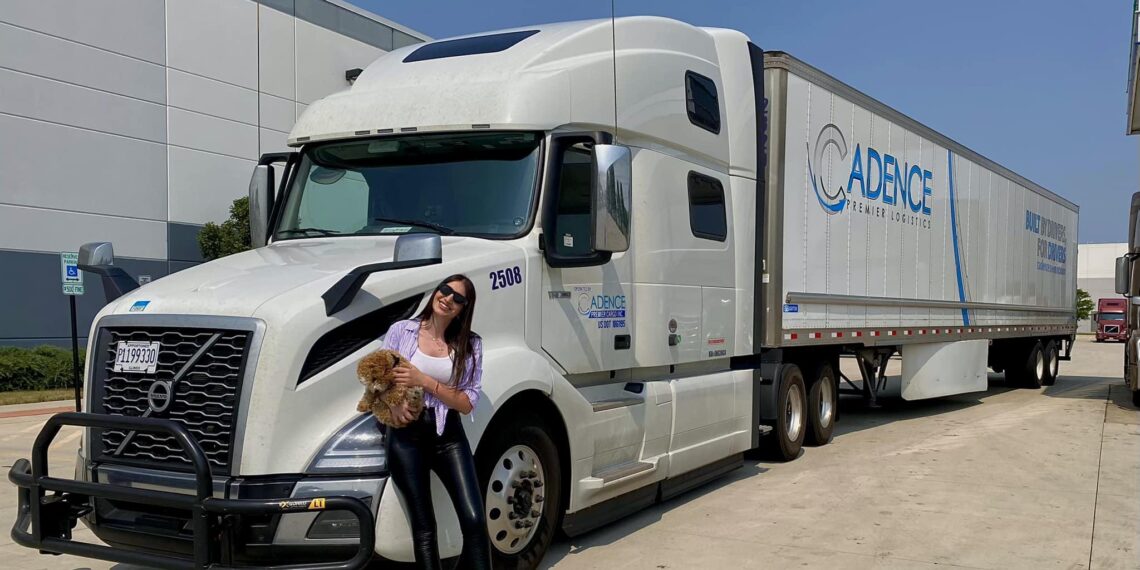 “საქართველოში ერთ-ერთ ცნობილ ბანკში ვმუშაობდი… ამერიკაში სამი წლის წინ წამოვედი” – გაიცანით გოგონა, რომელიც აშშ-ში ტრაილერის მძღოლად მუშაობს