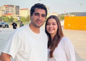 ამას ვინ წარმოიდგენდა ? – აფრა სარაჩოღლუსთან დაშორების შემდეგ მერთ რამაზან დემირის იდუმალი შეყვარებულის ვინაობა გაირკვა