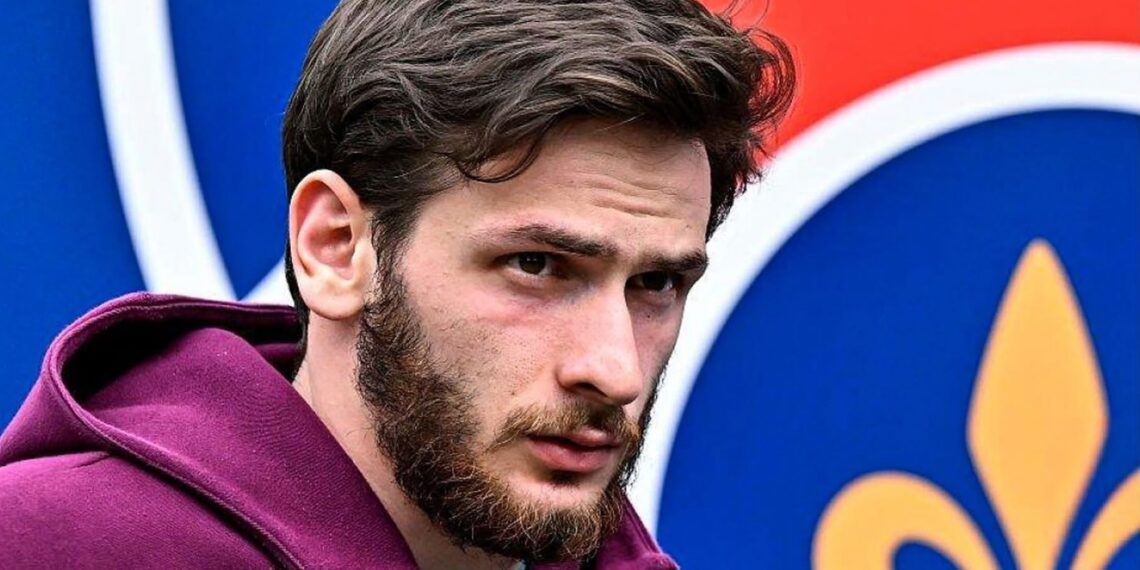 იმსახურებს ყველაფერს საუკეთესოს – როგორი ავტომობილით მივიდა ხვიჩა კვარაცხელია გუნდის ვარჯიშზე, რომლის ფასიც 130 000 ევროა ?