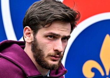 იმსახურებს ყველაფერს საუკეთესოს – როგორი ავტომობილით მივიდა ხვიჩა კვარაცხელია გუნდის ვარჯიშზე, რომლის ფასიც 130 000 ევროა ?