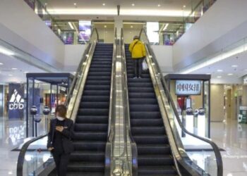 როგორია ბავშვის მდგომარეობა, რომელიც სავაჭრო ცენტრის ესკალატორიდან გადმოვარდა