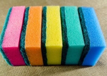 იცით რას ნიშნავს ჭურჭლის სარეცხი ღრუბლის სხვადასხვა ფერი?