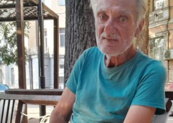 “გამოიყვანეს “ალადაშვილის” საავადმყოფოდან და დასვეს იქვე სკვერში: არ რეაგირებს, არის უაზროდ…” – მოქალაქე საზოგადოებას დახმარების თხოვნით მიმართავს