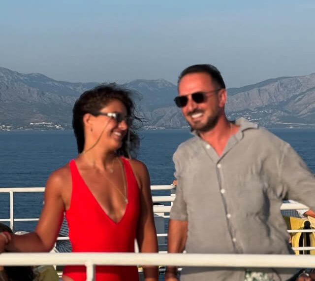 ყველასათვის საყვარელი წყვილი საზღვარგარეთ, ულამაზეს ადგილას და ქვეყანაში ისვენებენ – ნახეთ რა ფოტოებს აქვეყნებს ნუცა ქავთარაძე