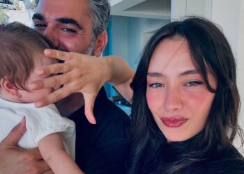 უზარმაზარი სახლია – როგორ სახლში ცხოვრობენ ნესლიჰან ათაგული და ქადირ დოღულუ ვაჟთან ერთად ?