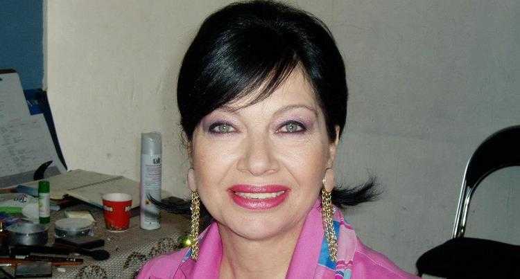 “დონარა გვრიტიშვილი სიცოცხლის ბოლო დღეებს ითვლის, მისი ერთადერთი სურვილია ბოლო შეხვედრა შვილთან, პატიმარს მიეცეს უფლება, ბადრაგის თანხლებით ნახოს მომაკვდავი დედა” – ცნობილი მსახიობის შვილის მიმართვა