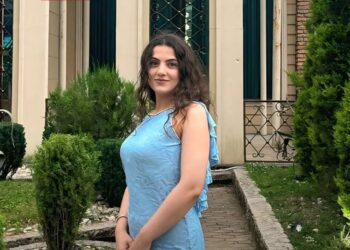 “გთხოვთ, მითხარით რომ ტყუილია, ვერ ვიჯერებ” – ვინ იყო ახალგაზრდა ქალი, რომელიც ავარიას ემსხვერპლა