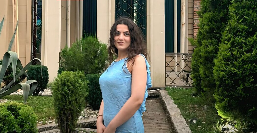 “გთხოვთ, მითხარით რომ ტყუილია, ვერ ვიჯერებ” – ვინ იყო ახალგაზრდა ქალი, რომელიც ავარიას ემსხვერპლა