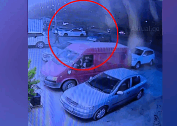 ვრცელდება სათვალთვალო კამერის ჩანაწერი მარნეულიდან, რომელშიც ავარიის მომენტში დაფიქსირებული კადრებია ასახული – რა ჩანს ვიდეოში?