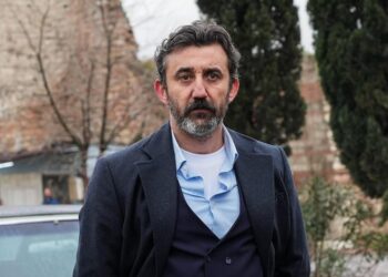 როგორ ცხოვრობს გურდალი რეალურად ? დაამთავრა კონსერვატორია, სამსახურის გარეშე დარჩენილი კი ავეჯის ამწყობად მუშაობდა