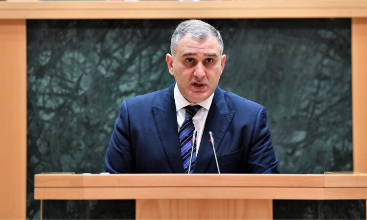 “ჩვენი მიზანია, ბაზაში რჩებოდნენ ის ადამიანები, ვისაც რეალურად ეკუთვნით სახელმწიფოს ფინანსური დახმარება” – ჯანდაცვის სამინისტრო სოციალურად დაუცველთა ბაზაში მყოფი მოსახლეობის გადამოწმებას იწყებს