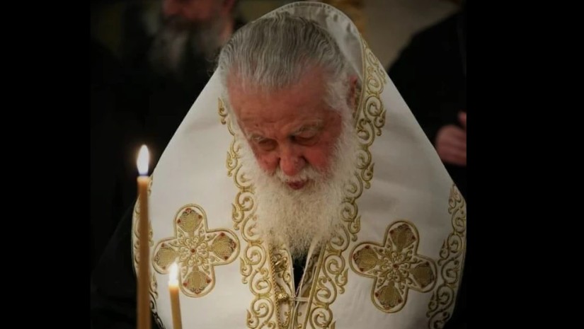 რომელი სამოსლით დაიკრძალება პატრიარქი და რომლით მოხდება ახალი კათალიკოსის აღსაყდრება – დეკანოზის განმარტება