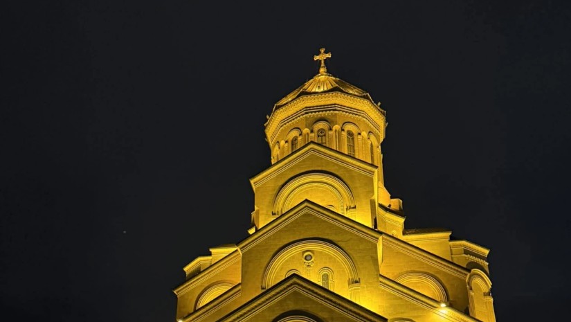 ინფორმაცია მათთვის, ვინც სამებაში, საყოველთაო პანაშვიდზე მისვლას აპირებს – ქვეითად მოსიარულეები ტაძრამდე მისვლას მესხიშვილის ქუჩის გავლით შეძლებენ